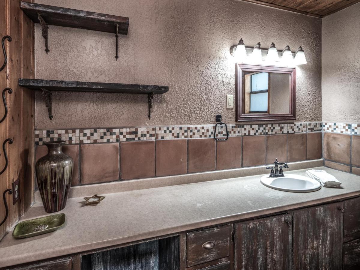 Alpine Cabin, 3 Bedrooms, Deck, Sleeps 8 Ruidoso Exteriör bild