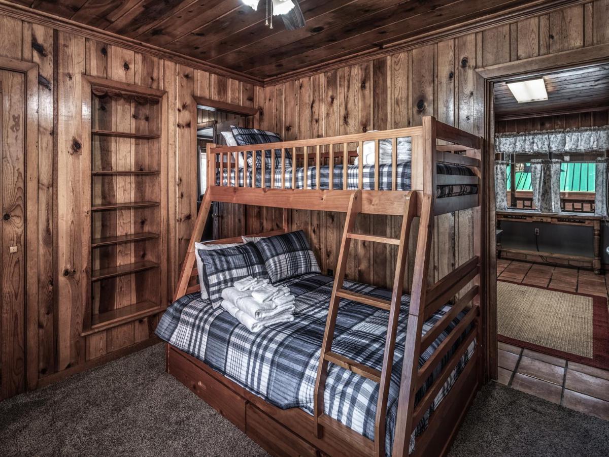 Alpine Cabin, 3 Bedrooms, Deck, Sleeps 8 Ruidoso Exteriör bild